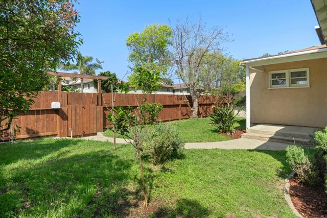 Detail Gallery Image 6 of 33 For 135 4th St, Encinitas,  CA 92024 - 2 Beds | 1 Baths