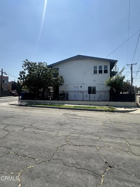 1441 N Carmelita Avenue, Los Angeles CA: https://media.crmls.org/mediaz/d4fdec1b-0eac-42e0-8202-ed5474520537.jpg
