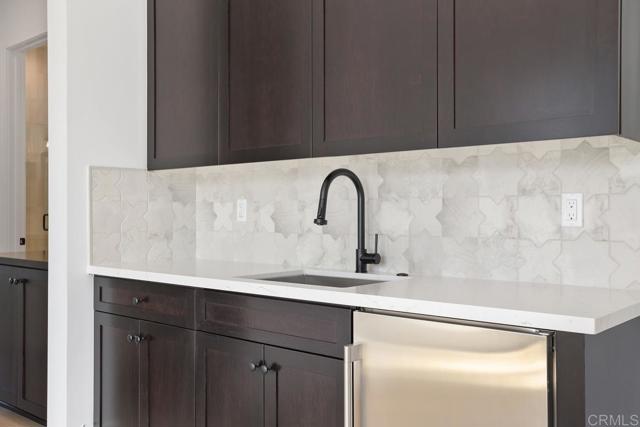 1212 Stonemark Place, Vista CA: https://media.crmls.org/mediaz/d4fe261f-3e60-4894-9d63-d73db3b33bb1.jpg