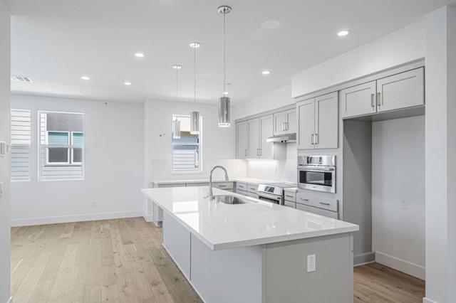 5601 Linen Court, San Ramon CA: https://media.crmls.org/mediaz/d4fecff7-b06b-43aa-93a2-e35e9433c7ec.jpg