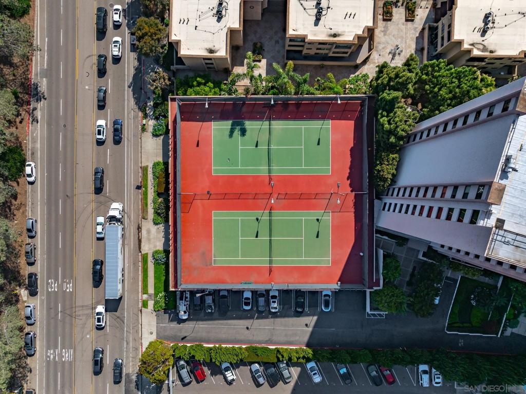 https://media.crmls.org/mediaz/d4fee36b-d820-48ec-8aeb-e276992cbb3d.jpg?preset=X-Large