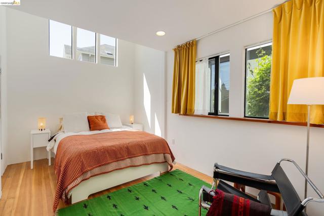 Image 18 of 32 For 2484 Martin Luther King Jr Way