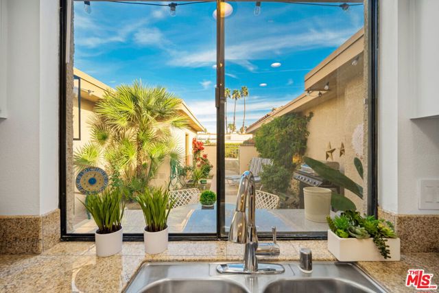 60 La Ronda Drive, Rancho Mirage CA: https://media.crmls.org/mediaz/d4ffa1b9-c2a8-4749-b211-16a68686a49a.jpg