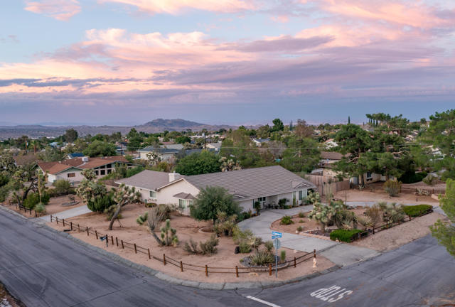 8395 Emerson Avenue, Yucca Valley CA: https://media.crmls.org/mediaz/d5001b98-5ddc-4e62-bc8a-28a479b9bbfb.jpg
