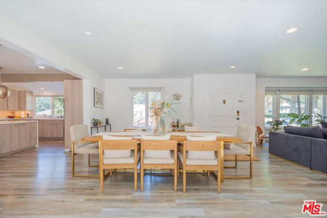2760 E Glenoaks Boulevard, Glendale CA: https://media.crmls.org/mediaz/d5009cf5-083f-4e39-848b-aa20321b8019.jpg
