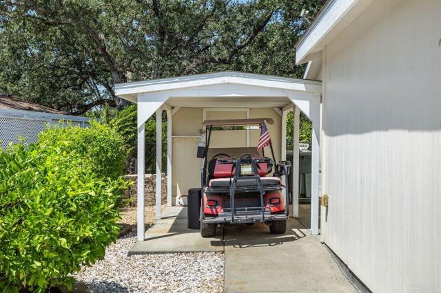 18218 Paradise Mountain Road, Valley Center CA: https://media.crmls.org/mediaz/d500b66b-5812-4577-b294-da68e6d4c350.jpg