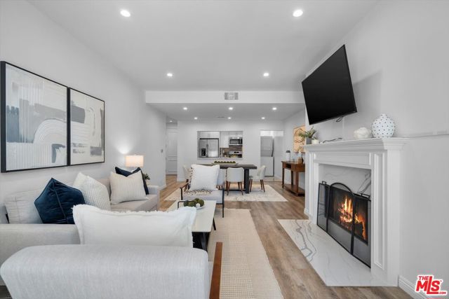1650 Veteran Avenue, Los Angeles CA: https://media.crmls.org/mediaz/d500e815-0f6a-45ef-a6e1-49fbea0ac781.jpg