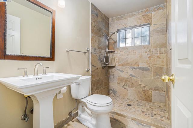 Image 28 of 60 For 3701 Ferry Ln