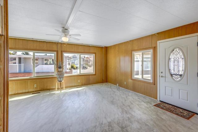 Detail Gallery Image 5 of 25 For 326 Killdeer Ln, Oceanside,  CA 92057 - 2 Beds | 2 Baths