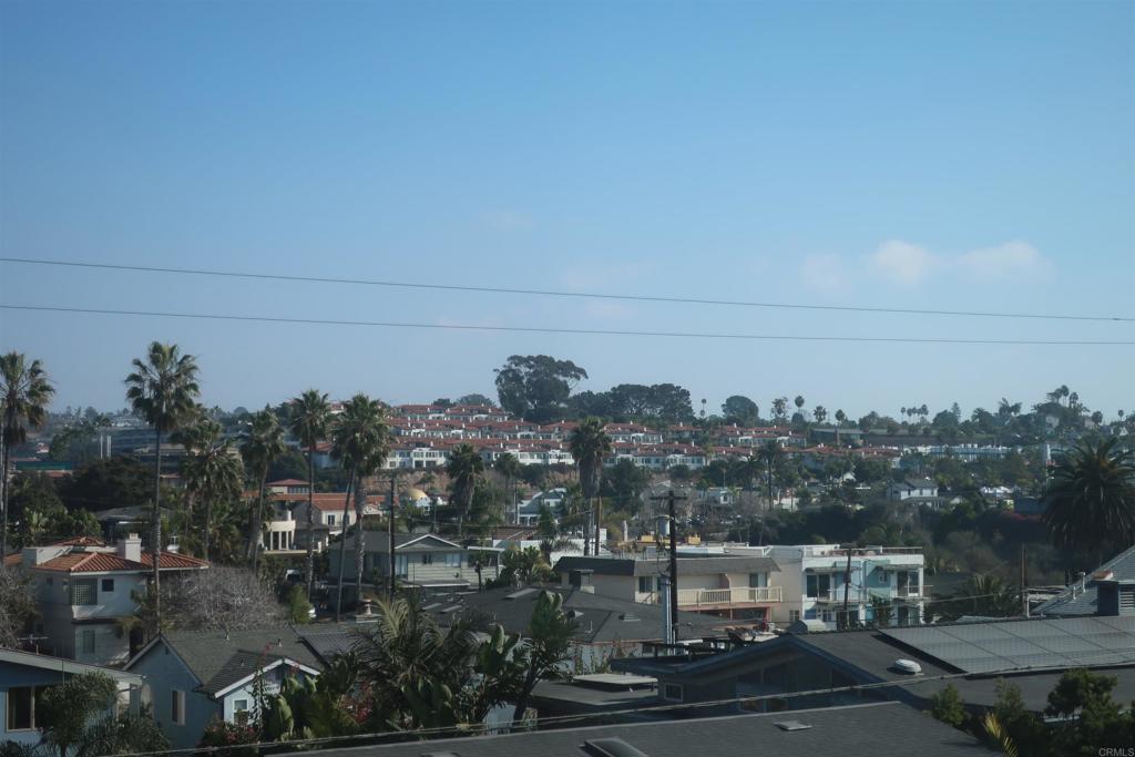 https://media.crmls.org/mediaz/d501f653-c110-406e-8157-d5767af36dd5.jpg?preset=X-Large