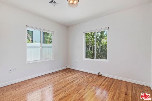8978 Norma Place, West Hollywood CA: https://media.crmls.org/mediaz/d5021521-9861-4a4f-8ede-ec061fe9c464.jpg