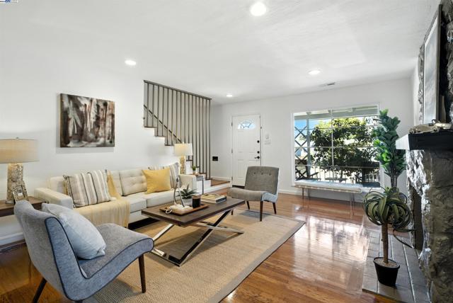 4030 Edwards Ave, Oakland CA: https://media.crmls.org/mediaz/d5034a75-f95d-4df4-8af7-1e41fbc99a45.jpg