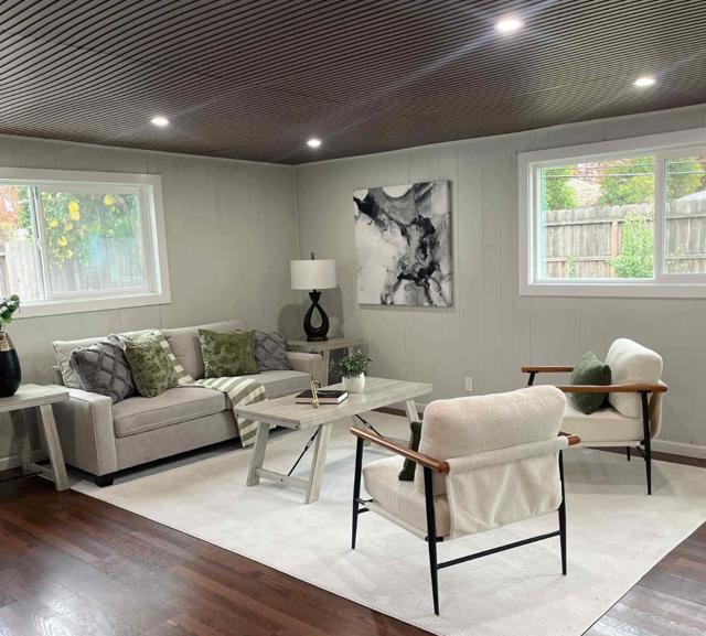 212 E Longview Avenue, Stockton CA: https://media.crmls.org/mediaz/d503cec4-95db-4125-8e07-33558331f8e4.jpg