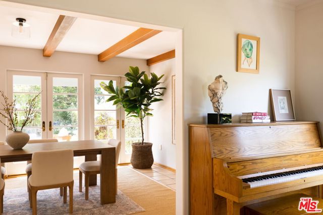 306 AMALFI Drive, Santa Monica CA: https://media.crmls.org/mediaz/d50406fb-7a0d-405a-8a5f-21ae496d0d10.jpg