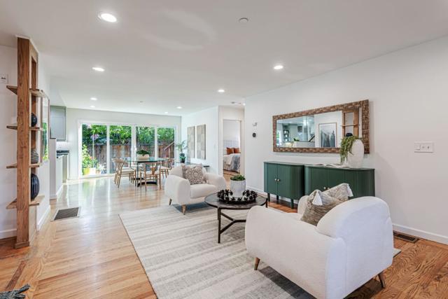 3704 Fair Oaks Avenue, Menlo Park CA: https://media.crmls.org/mediaz/d50479b8-c050-439d-9fe3-ce12536c8886.jpg