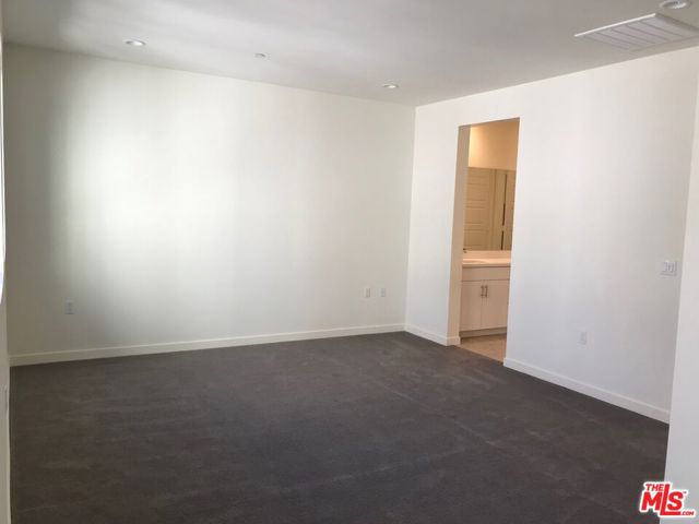 19513 Astor Place, Northridge CA: https://media.crmls.org/mediaz/d504fe1a-c7e7-423e-b9f2-7d0bcaff4fb3.jpg
