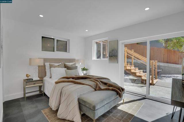 795 Canyon Rd, Redwood City CA: https://media.crmls.org/mediaz/d50595c2-7081-44ca-931c-cd3a9ac6c7fd.jpg