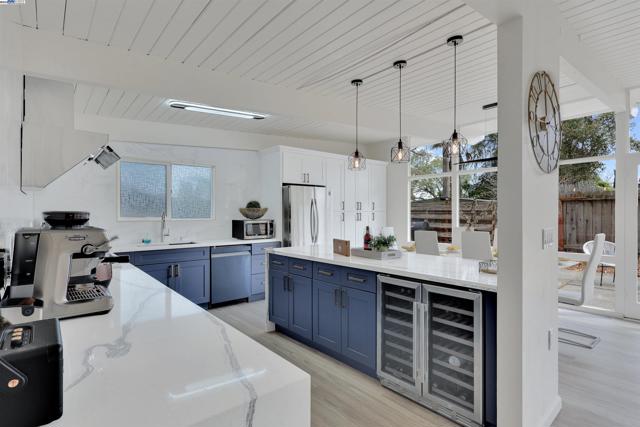 1167 Temple Dr, Pacheco CA: https://media.crmls.org/mediaz/d505b057-465b-4d12-92ae-3f23f009cd0f.jpg