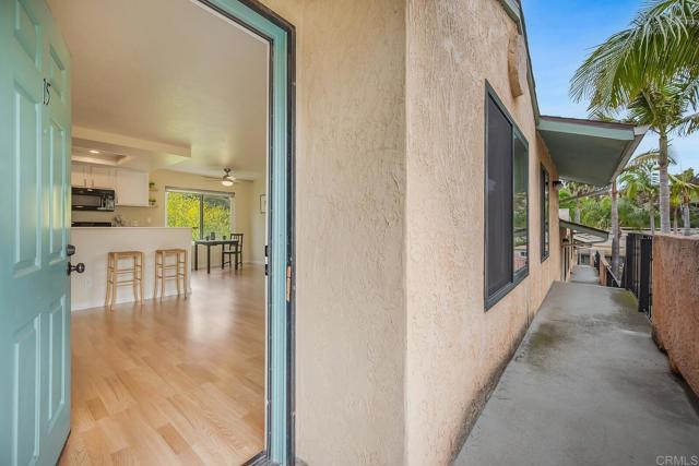Detail Gallery Image 6 of 31 For 552 Canyon Dr #15,  Oceanside,  CA 92054 - 2 Beds | 2 Baths