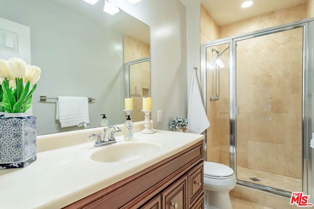 7777 W 91St Street, Playa del Rey CA: https://media.crmls.org/mediaz/d50619ed-06eb-4dbe-8477-b7bea94ca06b.jpg