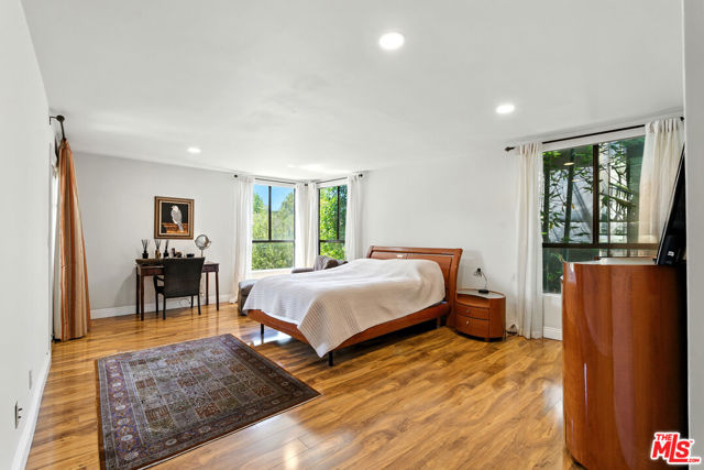 1310 Roxbury Drive, Los Angeles CA: https://media.crmls.org/mediaz/d50737b3-3ab0-48af-84af-6985d21d8434.jpg