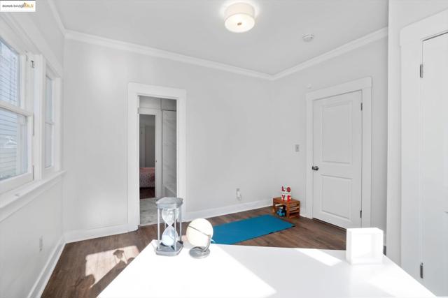 1641 E 20th Street, Oakland CA: https://media.crmls.org/mediaz/d5081d3e-9dc4-49ff-8719-b132666021b5.jpg
