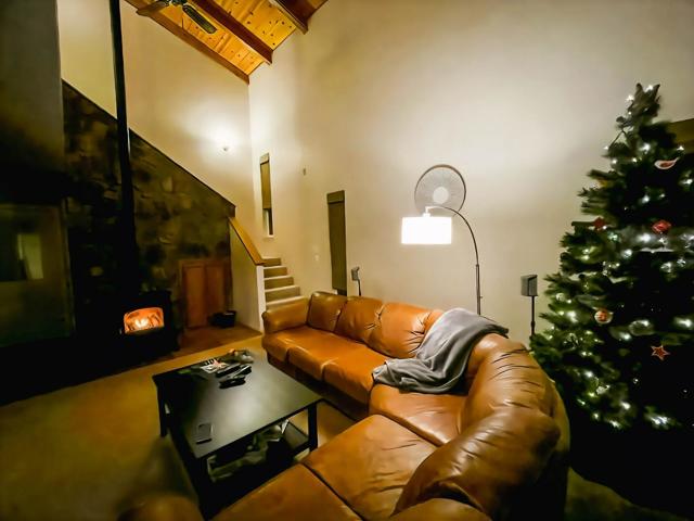 13069 Wells Fargo Drive, Groveland CA: https://media.crmls.org/mediaz/d50829d8-eafd-46ac-8678-6c9701f67e48.jpg