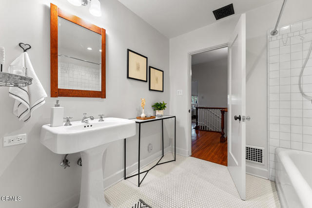 Detail Gallery Image 39 of 67 For 855 Old Mill Rd, Pasadena,  CA 91108 - 3 Beds | 3/1 Baths