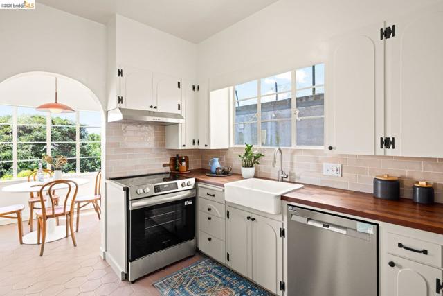 636 Euclid Ave, Berkeley CA: https://media.crmls.org/mediaz/d509294e-10a3-4618-9283-fb828fe2c8d1.jpg