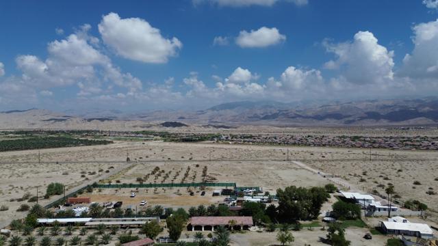 85325 Avenue 44 Avenue, Coachella CA: https://media.crmls.org/mediaz/d5094e47-0628-48ff-a957-527059ea97c3.jpg