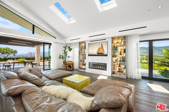 4610 Via Vistosa, Santa Barbara CA: https://media.crmls.org/mediaz/d50b0f1d-b69e-4569-8292-9cbc6477aad0.jpg