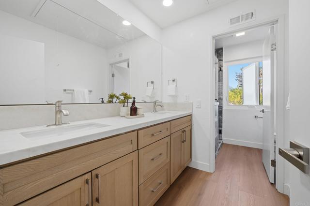 Detail Gallery Image 15 of 21 For 1043 Helix Village Dr, El Cajon,  CA 92020 - 3 Beds | 2/1 Baths