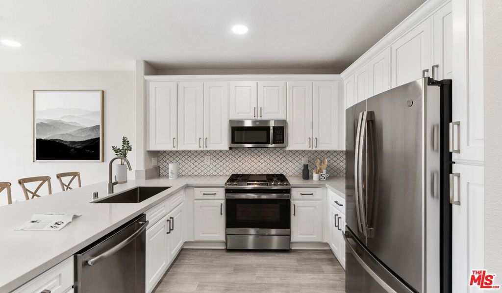 6280 W 3RD Street 4-402, Los Angeles, CA 90036