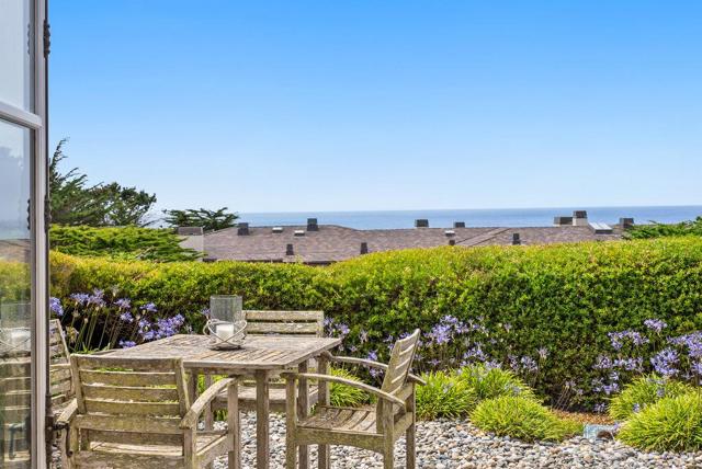 66 Spanish Bay Circle, Pebble Beach CA: https://media.crmls.org/mediaz/d50bd15b-bf9d-4339-82e6-656811e60dc4.jpg