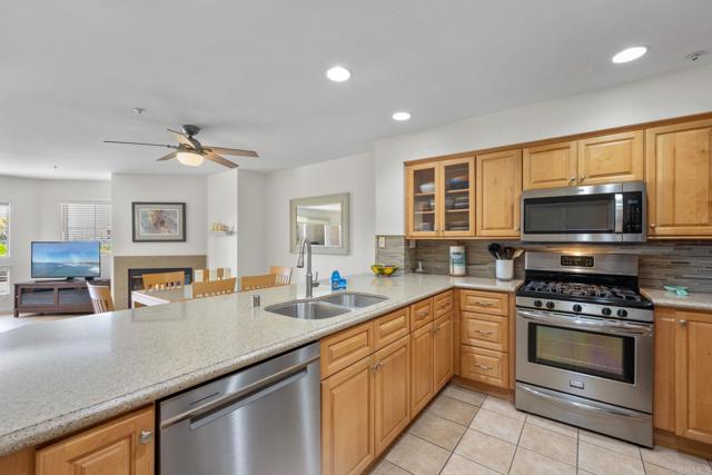 Detail Gallery Image 9 of 31 For 400 N Pacific Street #110,  Oceanside,  CA 92054 - 2 Beds | 2 Baths