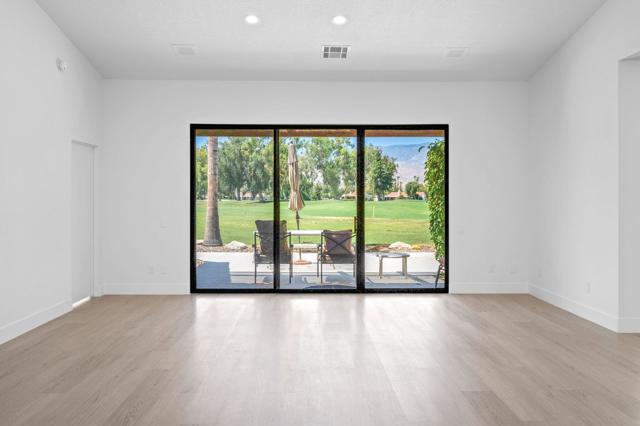 10403 Sunningdale Drive, Rancho Mirage CA: https://media.crmls.org/mediaz/d50c2f23-4761-4433-8506-78f2c8b80152.jpg