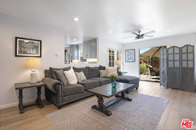 12713 Stanwood Drive, Los Angeles CA: https://media.crmls.org/mediaz/d50c3cbb-2185-42f7-919f-14d9d4fd62ff.jpg