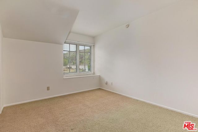 17181 Avenida De La Herradura, Pacific Palisades CA: https://media.crmls.org/mediaz/d50c71fb-70a9-4405-b48d-3f5c63e164c1.jpg