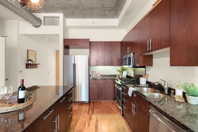 1025 Island Ave, San Diego CA: https://media.crmls.org/mediaz/d50c9aa0-658f-4f57-846b-aec3270f2b88.jpg