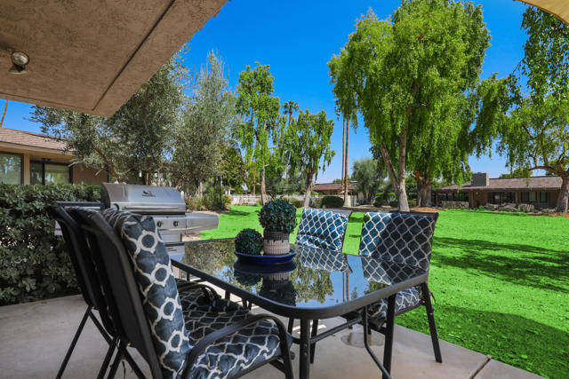 5 Fordham Court, Rancho Mirage CA: https://media.crmls.org/mediaz/d50d724a-44f2-4dd1-b234-9f02feb77c4f.jpg