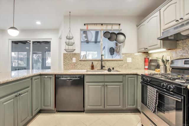 Image 17 of 50 For 3942 Catamarca Dr