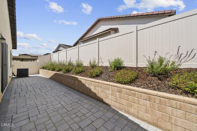 Detail Gallery Image 3 of 3 For 2075 Seville Dr, Santa Paula,  CA 93060 - 3 Beds | 2 Baths