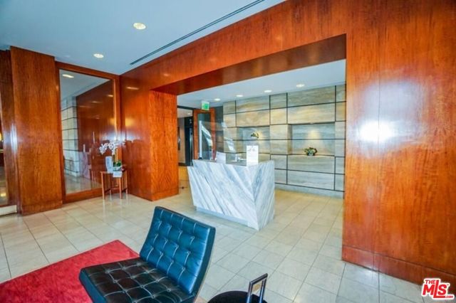 800 W 1st Street, Los Angeles CA: https://media.crmls.org/mediaz/d50e5882-6bec-4c69-a72e-167aae4cd986.jpg