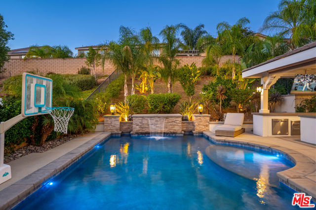 22499 Leaf Spring Court, Santa Clarita CA: https://media.crmls.org/mediaz/d50ec2e7-0fe7-4bcb-b075-0529fc515076.jpg