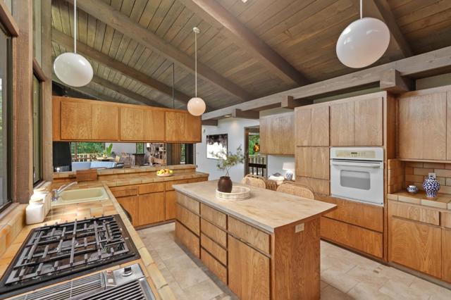 40 Deer Path Drive, Portola Valley CA: https://media.crmls.org/mediaz/d50f224c-a453-44ba-8853-4b8755ce3c1b.jpg