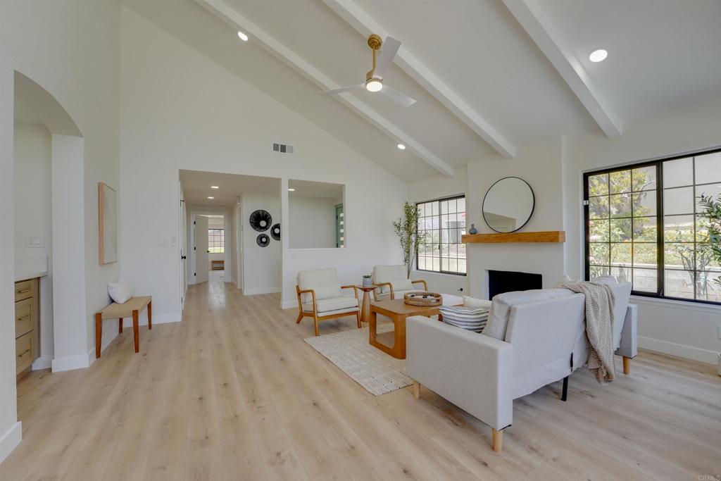 1022 La Casa Drive - photo 15
