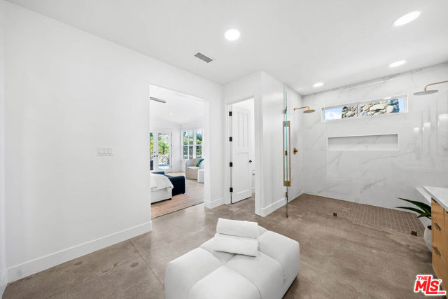32070 Via Vera, Bonsall CA: https://media.crmls.org/mediaz/d50f9711-5f7d-4b17-bdae-07864035b2ee.jpg