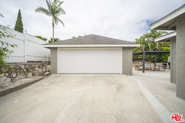 2618 Brian Avenue, Torrance CA: https://media.crmls.org/mediaz/d5103a05-dc9b-4118-8ac9-b609ce78a335.jpg