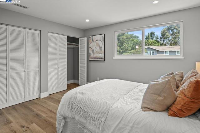 5277 Winifred Dr, Castro Valley CA: https://media.crmls.org/mediaz/d511fe9c-5cd4-4a0b-b6dc-5dec1bc17335.jpg