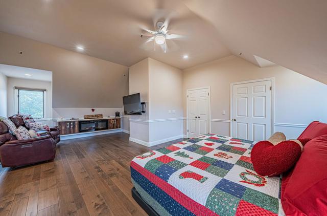 11394 Saddle Road, Monterey CA: https://media.crmls.org/mediaz/d5124ee9-b18b-4863-9eee-00a706c16e33.jpg